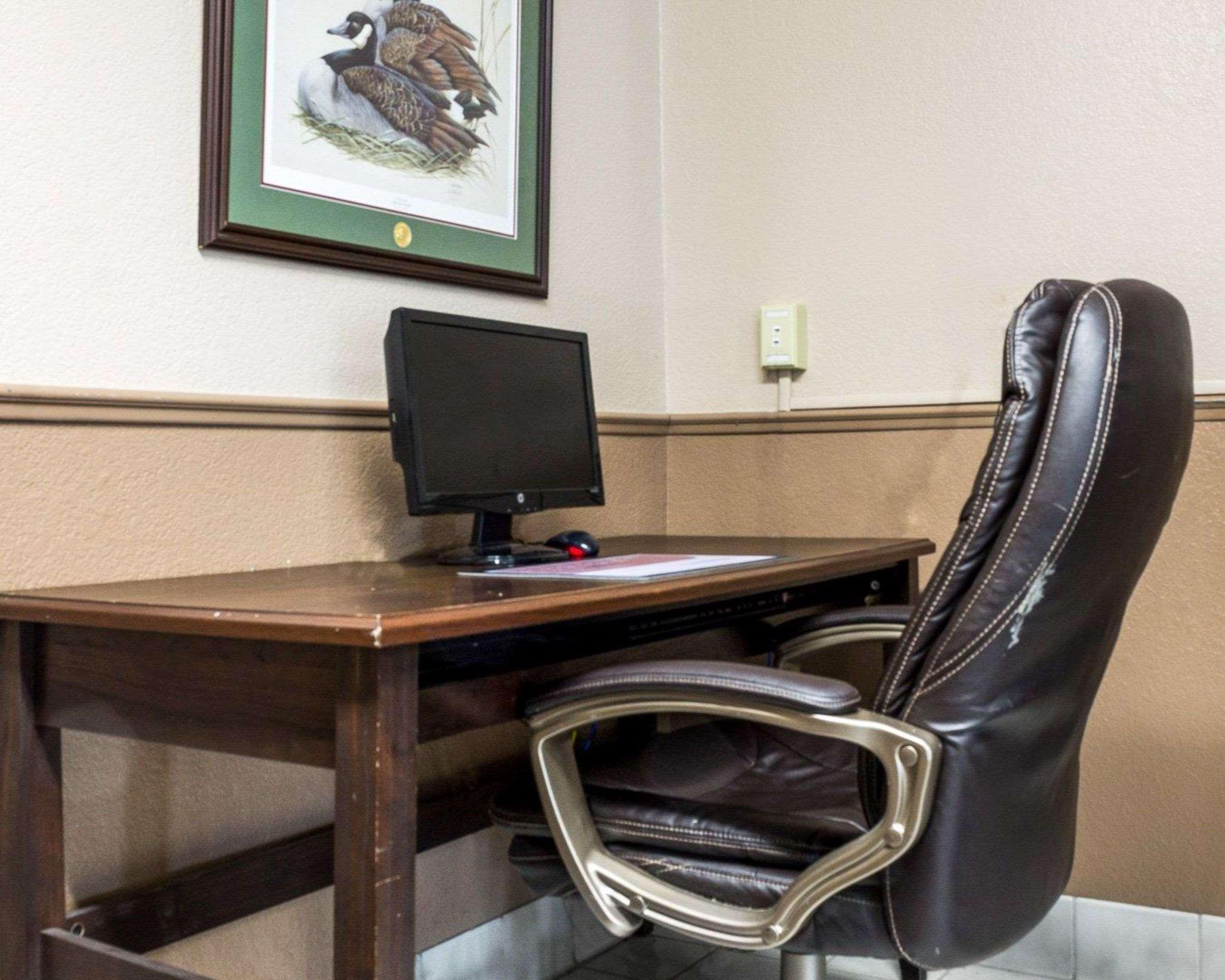 Rodeway Inn Fargo Esterno foto