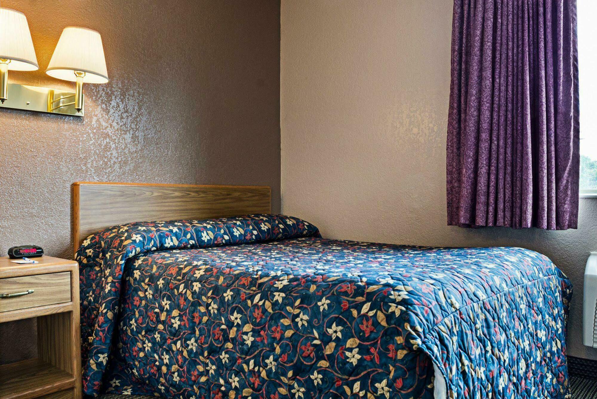 Rodeway Inn Fargo Esterno foto